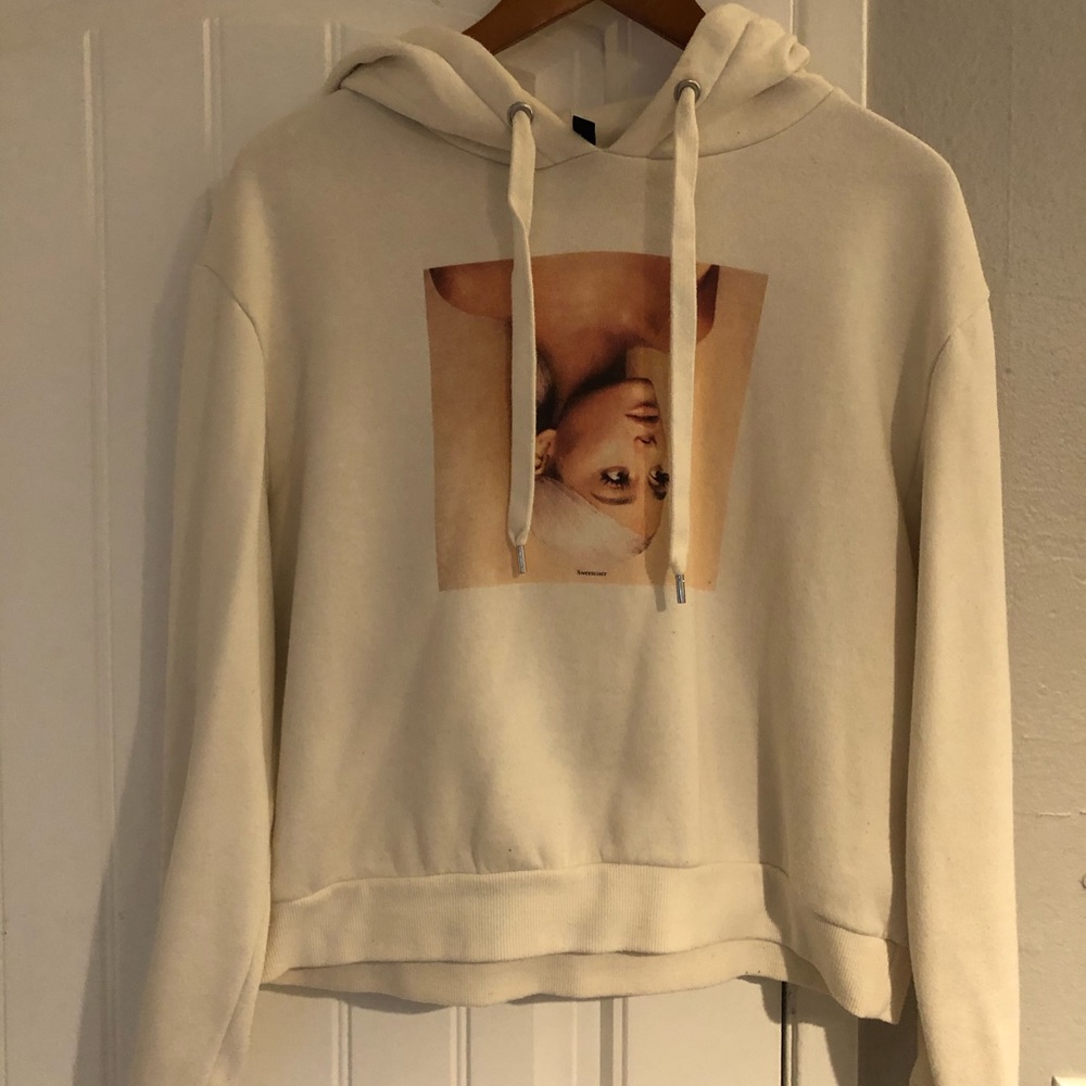 H&M Ariana grande concert Merch hoodie